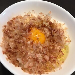 簡単♪花かつおたっぷりなたまごかけご飯